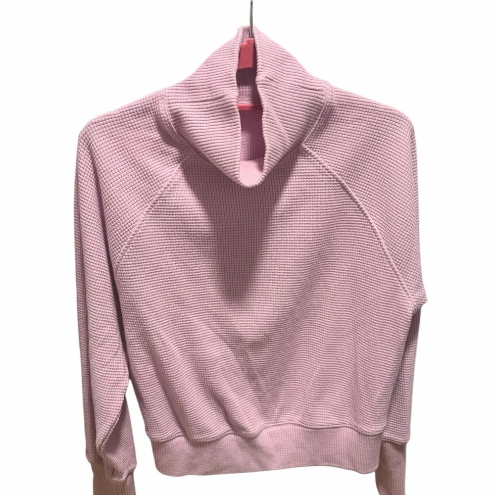 ALO Yoga chic comfortable